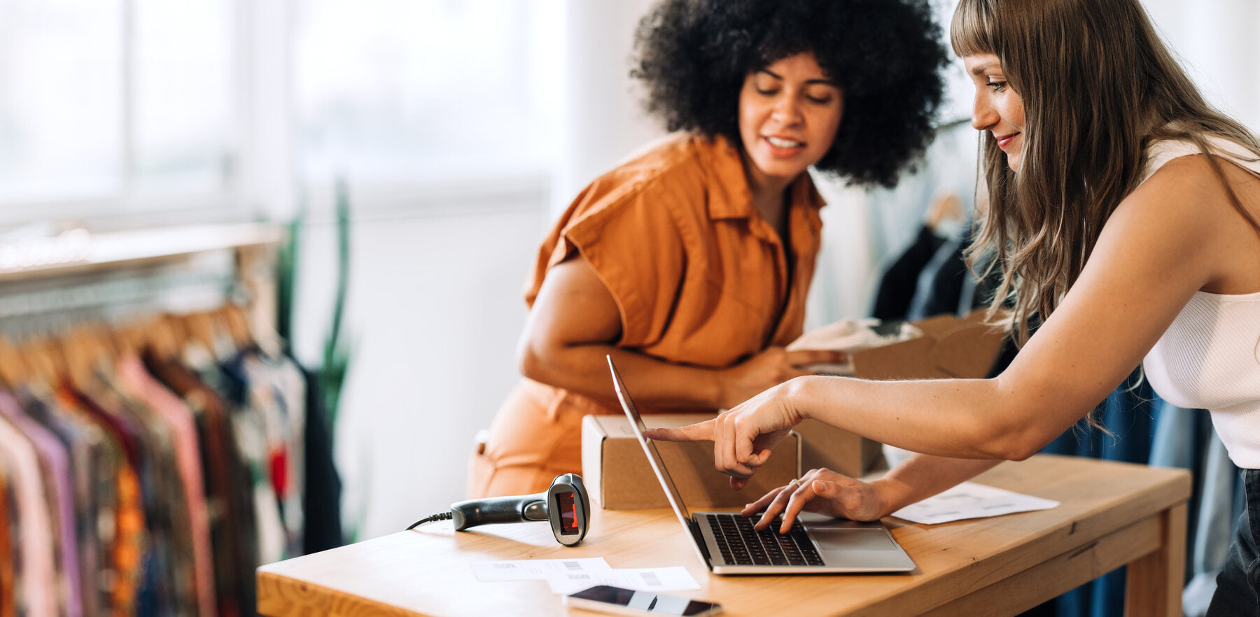 Let’s Talk E-Commerce: Instant Messaging And Your Sales Team